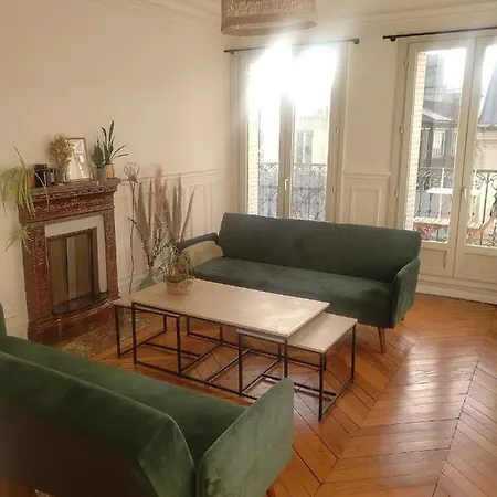 Apartment Charming Parisian Haven With Sunset Balcony *